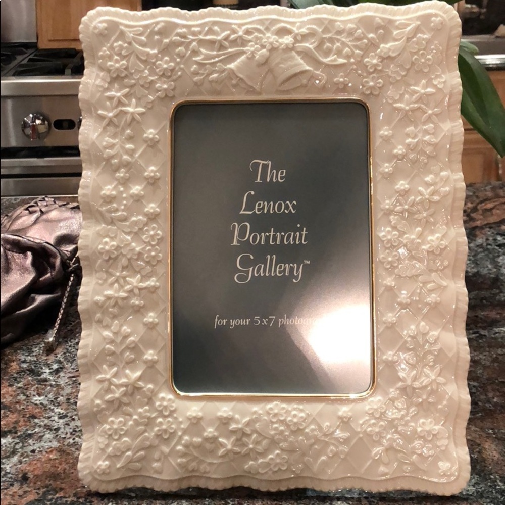 Wedding picture frame